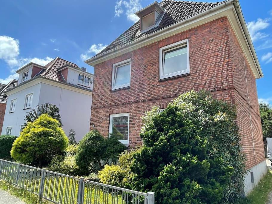 Modern Und Ruhig In Elmshorn Apartment Bagian luar foto
